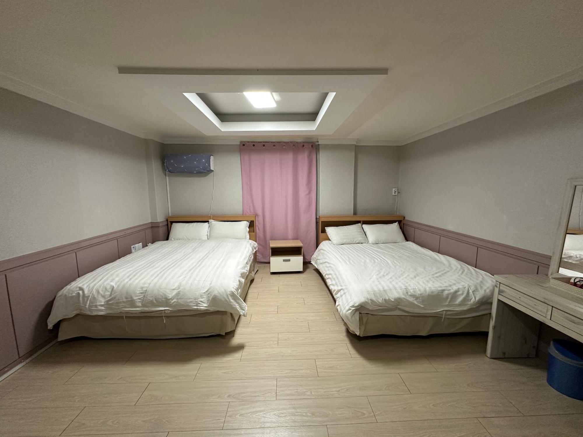 Daegu Dongseongro Gyeong'S Hostel Extérieur photo