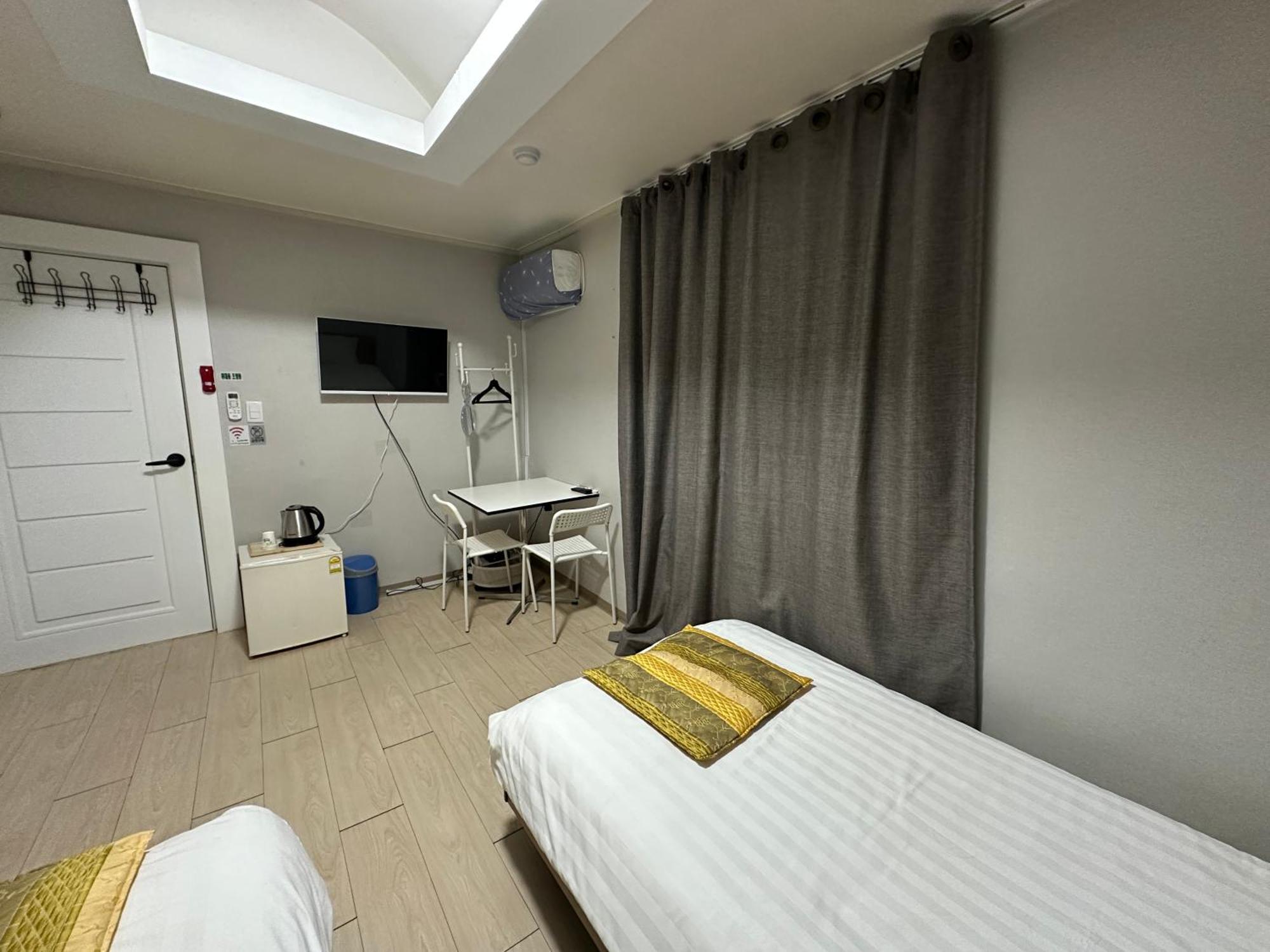 Daegu Dongseongro Gyeong'S Hostel Extérieur photo