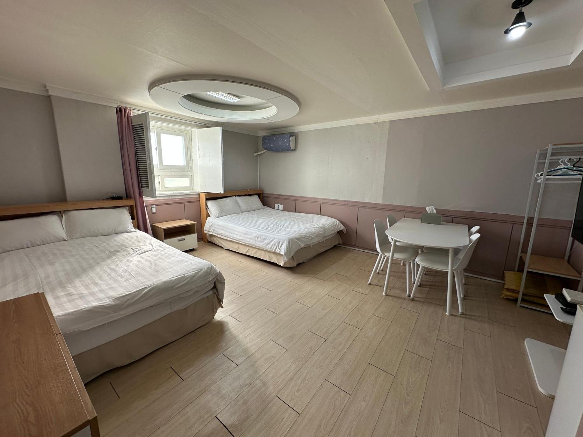Daegu Dongseongro Gyeong'S Hostel Extérieur photo