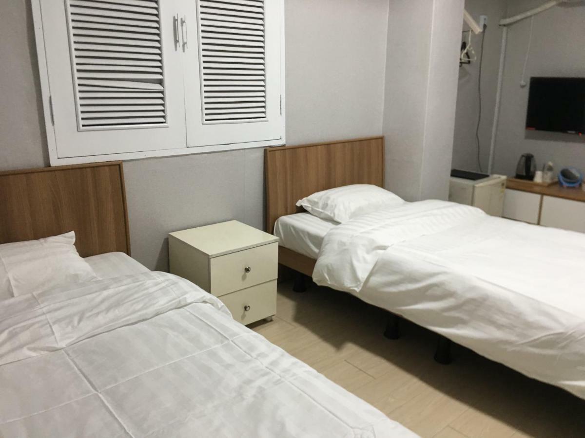 Daegu Dongseongro Gyeong'S Hostel Extérieur photo