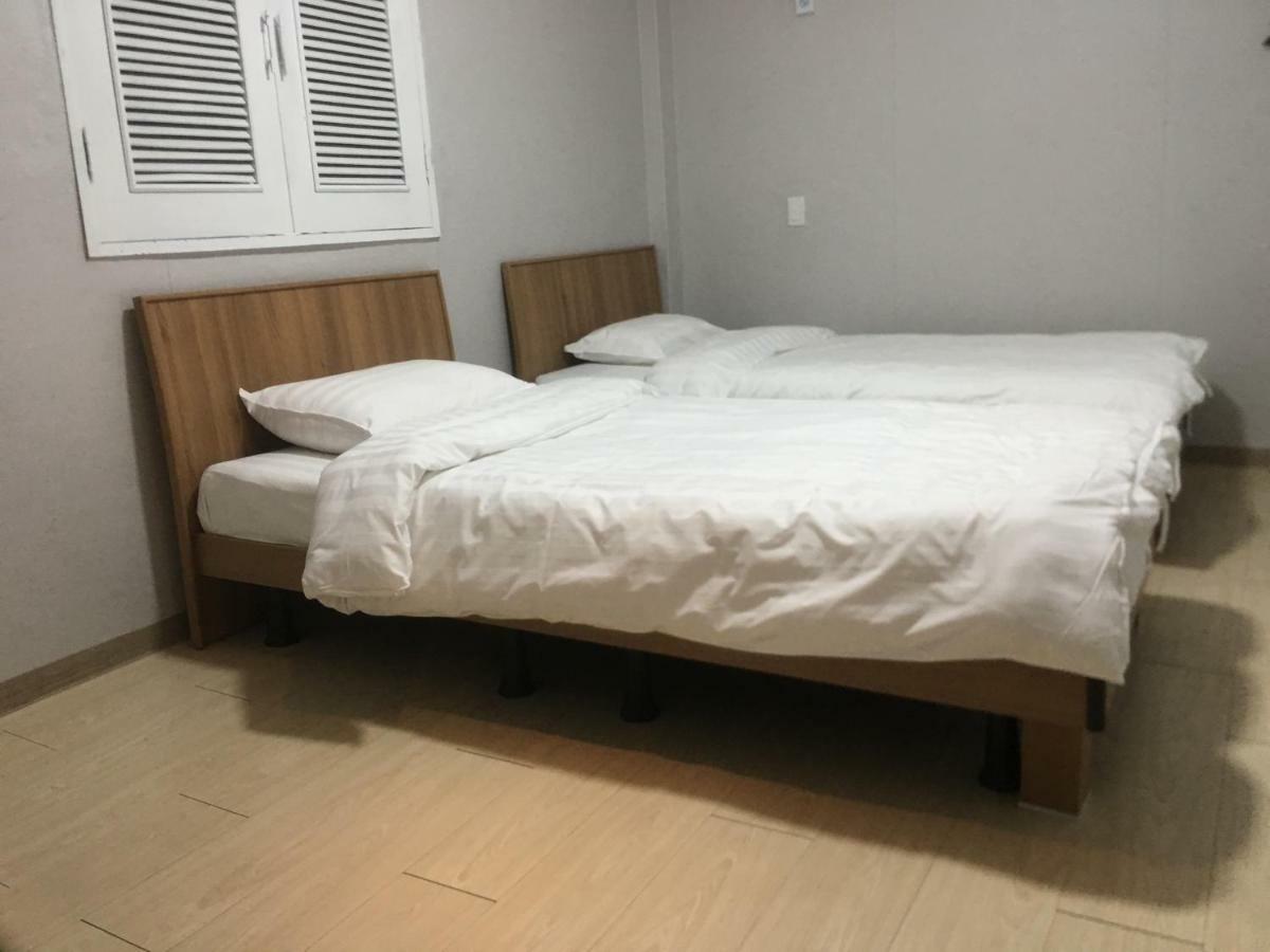 Daegu Dongseongro Gyeong'S Hostel Extérieur photo